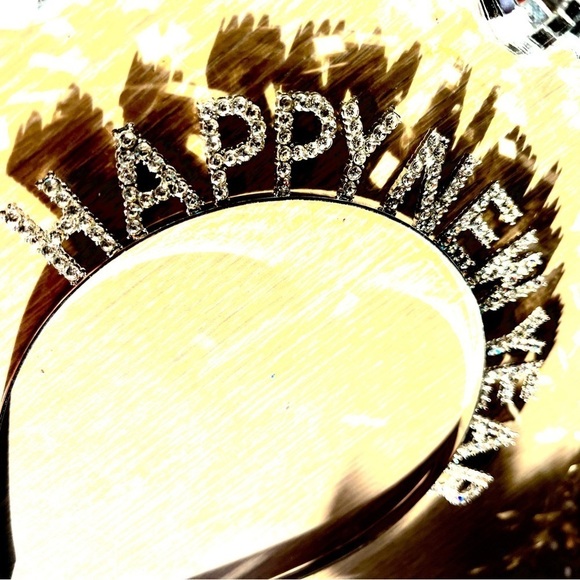HAPPY NEW YEAR TIARA - Picture 13 of 14